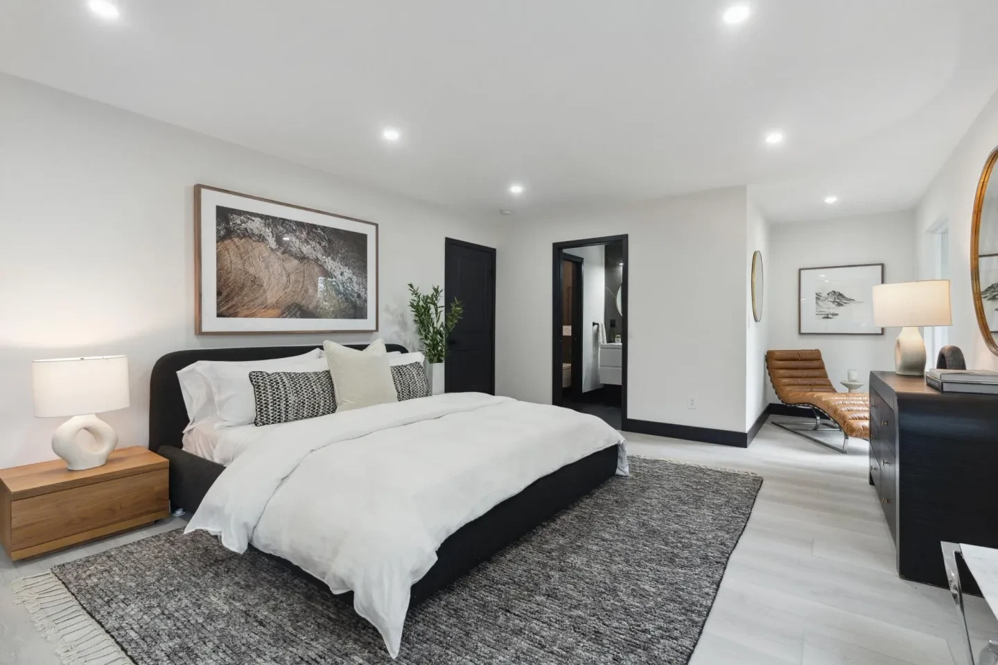 Property interior photo 4