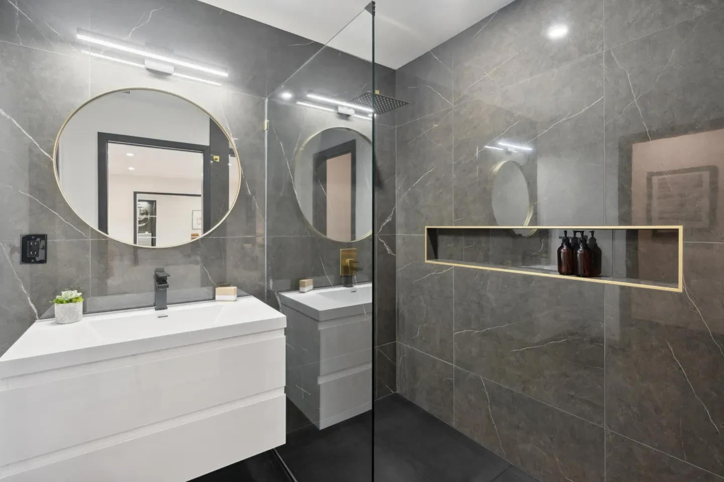 Property interior photo 5
