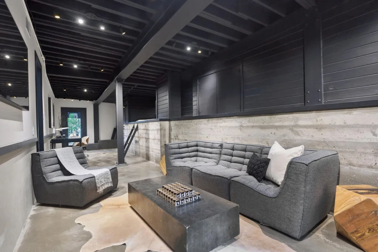 Property interior photo 9